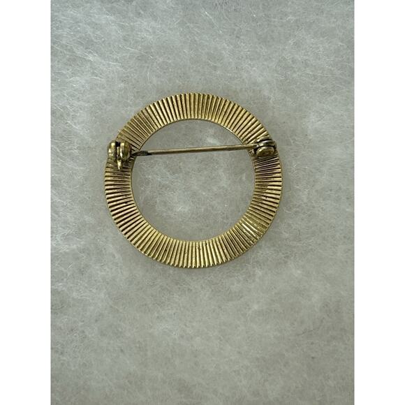 Vintage Gold Tone Pin/ Brooch - Picture 2 of 2